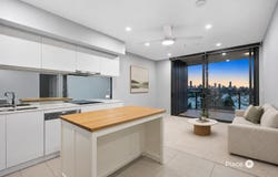 30603/300 Old Cleveland Road, Coorparoo, Qld 4151