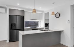 7A Henderson Street, Redbank, Qld 4301