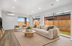 24 Mollyan Avenue, Charlemont, Vic 3217