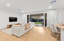 8 Alloway Close, Pallara, Qld 4110