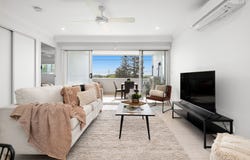 2/95 Adamson Street, Wooloowin, Qld 4030