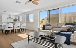 8 Willis Road, Beaconsfield, WA 6162