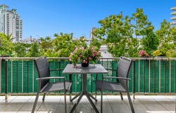 Unit 6/9-11 Baker Avenue, Labrador, Qld 4215