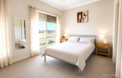 2/3 Weeks Avenue, Harkness, Vic 3337