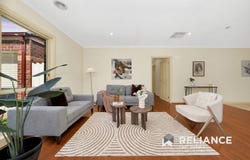 2/8 Excelsa Rise, Hoppers Crossing, Vic 3029