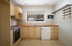 1/64 Nobby Parade, Miami, Qld 4220