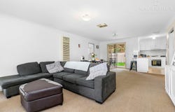 1/4 Nunkeri Street, Glenfield Park, NSW 2650