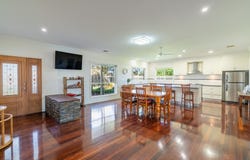 11-13 Evelyn Drive, Sale, Vic 3850