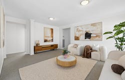 27/2 Barton Drive, Sandhurst, Vic 3977