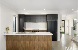 52 Solar Circuit, Spring Mountain, Qld 4300