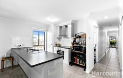 66 Bradman Way, Urangan, Qld 4655