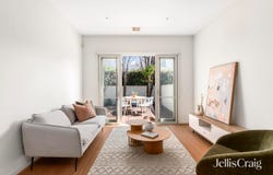 1/22A Violet Street, Essendon, Vic 3040