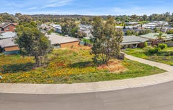 7B Davey Close, Flora Hill, Vic 3550