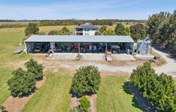7 Middle Road, Palmers Island, NSW 2463