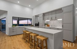 121 Stage Coach Drive, Kingsholme, Qld 4208