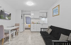 5/125 Frank Street, Labrador, Qld 4215