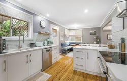 8 Flinders Street, Centenary Heights, Qld 4350