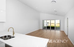 1/16 LAWRENCE AVENUE, Gobbagombalin, NSW 2650