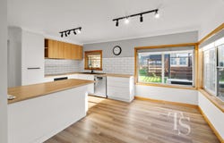 23 Crandon Crescent, Newnham, Tas 7248