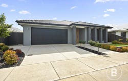 22 Grainger Parade, Lucas, Vic 3350