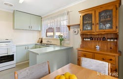 6 Waratah Avenue, The Basin, Vic 3154