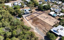 18D Devlex Court, Machans Beach, Qld 4878