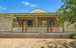 12 Mark Road, Branyan, Qld 4670