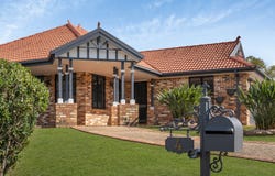 4 HAMBLETON CRESCENT, Murrumba Downs, Qld 4503