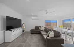 12 Avondale Circuit, Deebing Heights, Qld 4306