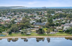 11 Beach Parade, Canton Beach, NSW 2263