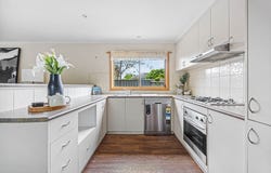17 Recreation Road, Mount Clear, Vic 3350