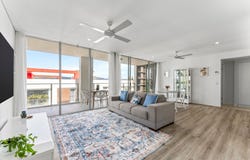 152/33 Lakefront Crescent, Varsity Lakes, Qld 4227