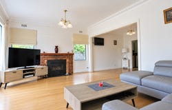 6 Myrtle Grove, Altona, Vic 3018