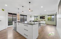 8 Dragonfly Road, Banksia Grove, WA 6031