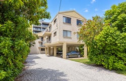 5/4 Baker Avenue, Labrador, Qld 4215
