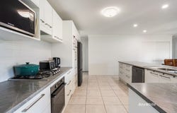 3 Challenger Avenue, Flinders View, Qld 4305