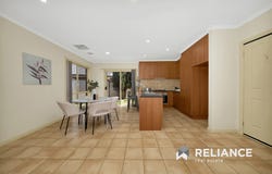 2/8 Excelsa Rise, Hoppers Crossing, Vic 3029