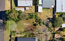 13 Ross Street, Mount Lofty, Qld 4350