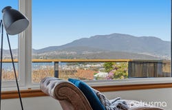 56 Malunna Road, Lindisfarne, Tas 7015