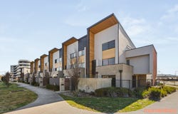 8 John Gorton Drive, Coombs, ACT 2611
