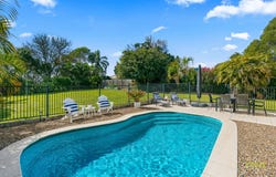 11 Windsor Way, Urraween, Qld 4655