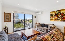8/10 Marina Drive, Ascot, WA 6104