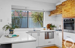 2/42 Colin Road, Scarborough, WA 6019