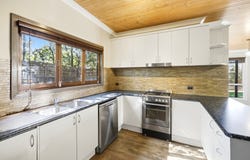 74 Gisborne Road, Bacchus Marsh, Vic 3340