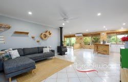 5 Hobbit Glade, Mundaring, WA 6073