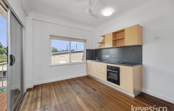 1/136 Queens Road, Hermit Park, Qld 4812
