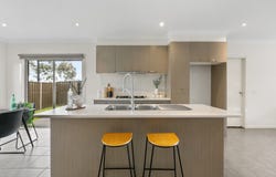 2/2 Brunswick Crescent, Craigieburn, Vic 3064