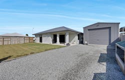 2 Pindo Circuit, Rural View, Qld 4740