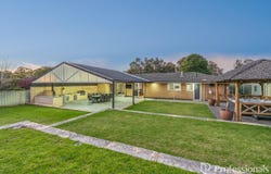11 Nicholson Crescent, Lesmurdie, WA 6076