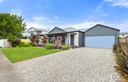 8 Morrison Avenue, Middleton, SA 5213
